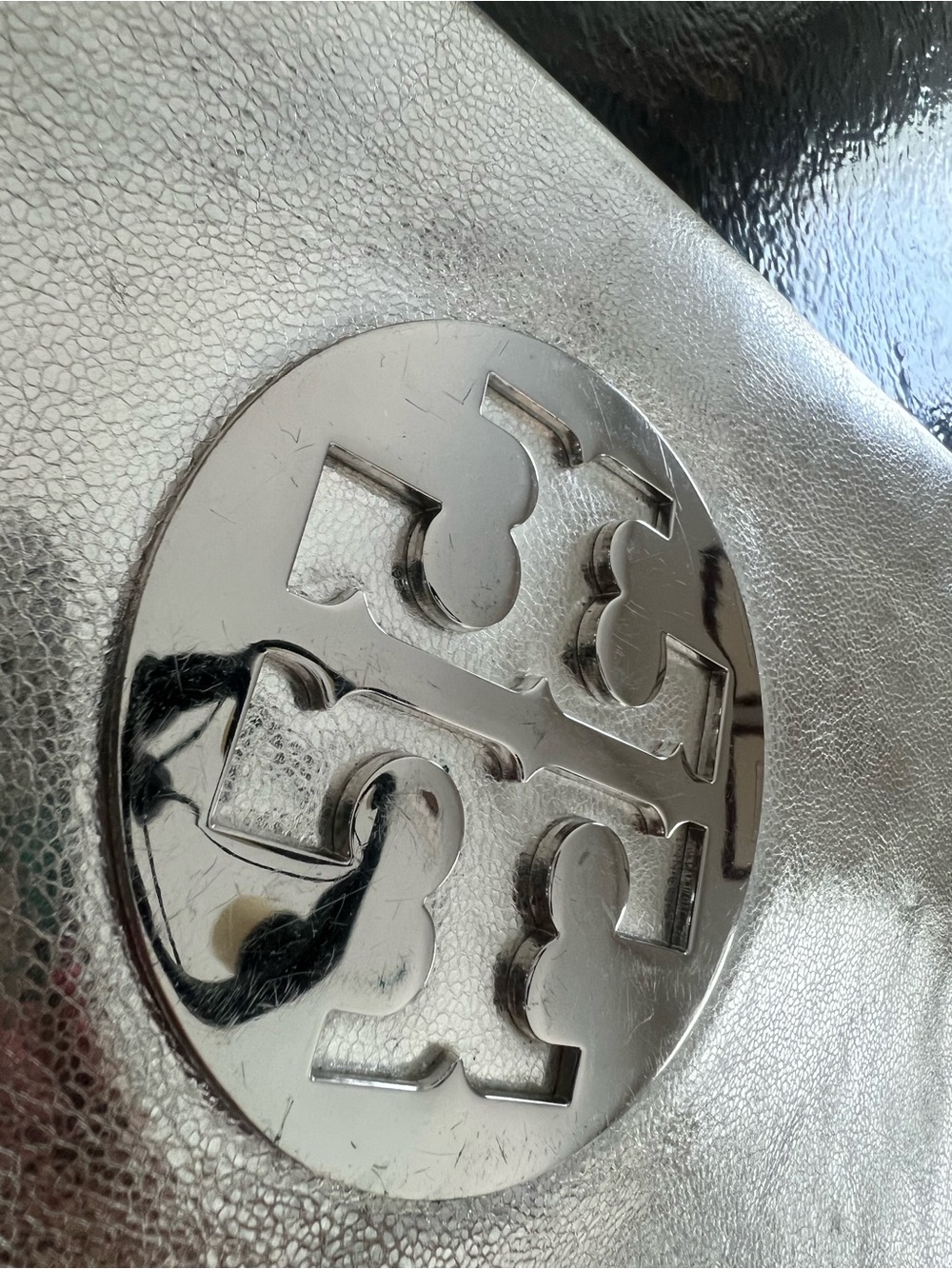 Tory Burch Reva Metallic Silver Leather Logo Clutch Shoulder Bag - Picture 3 of 15